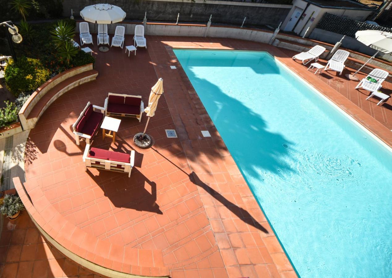 Hotel Kon Tiki Сан-Винченцо Экстерьер фото
